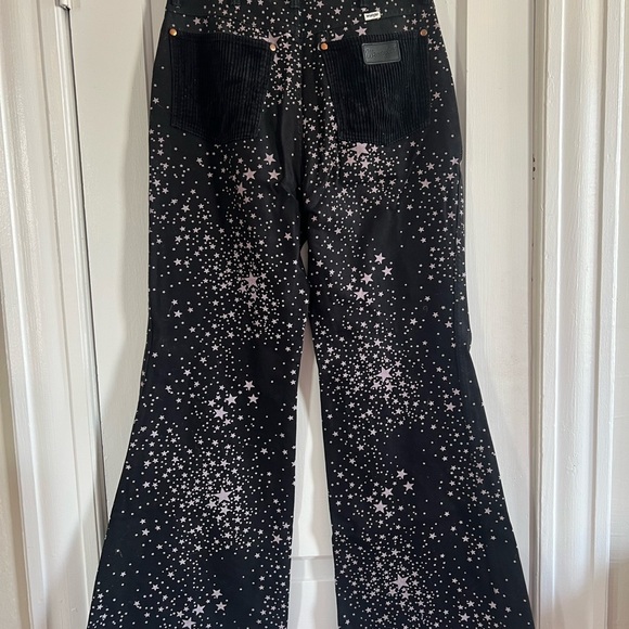 Free People x Wrangler collab - Wanderer Star Pattern Flare Jeans - Picture 7 of 8